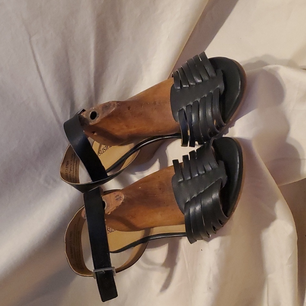 Susina Black Leather Sandals SZ 7.5
